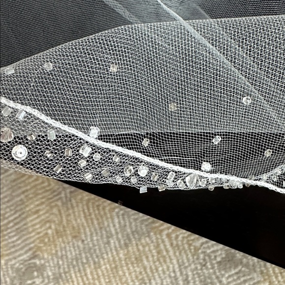 New With Tags In Bag 32” Mid Length Sequin And Bead Edge Tulle Veil - Picture 4 of 6
